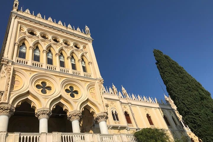 Private Boat Tour from Sirmione to Isola del Garda with Prosecco (2 hours) photo 4