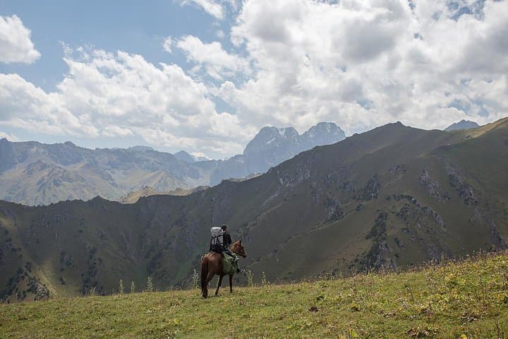 Horseback trek across the Alay Valley: 5-day nomadic yurt expedition in Kyrgyzstan
