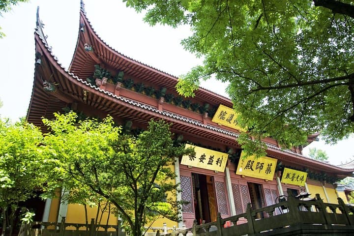 Custom Hangzhou Private Day Tour: West Lake, Lingyin Temple & Longjing Tea Experience