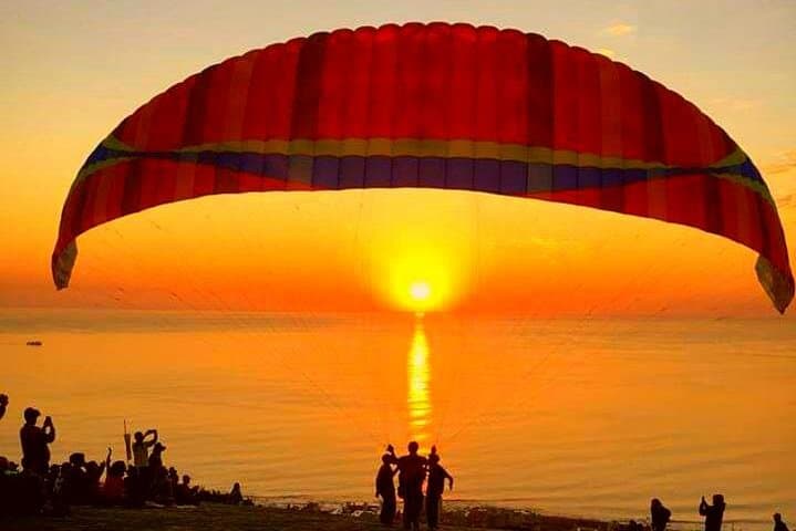 Tandem Paragliding Over Cape Town: Signal Hill Flights with Table Mountain Views