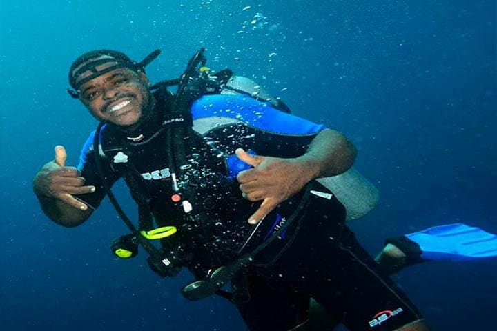 Roatán Reactive Refresher Dive Course — Rebuild Skills on the Mesoamerican Reef photo 4