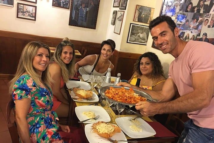 Sunset Food & Wine Tasting in Trastevere: Campo de' Fiori Culinary Walk photo 2