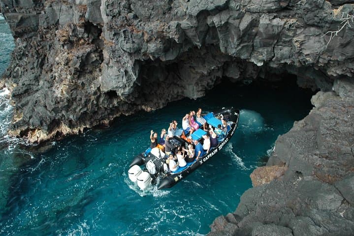 Exploring Kealakekua Bay: Zodiac Snorkeling Adventure on Hawaii’s Big Island photo 4