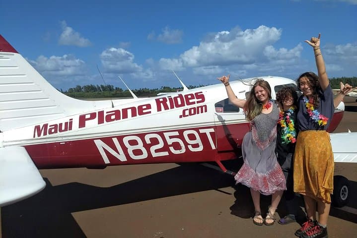 Private Maui Circle-Island Air Tour — Waterfalls, Lava Flows & Molokini Views photo 2