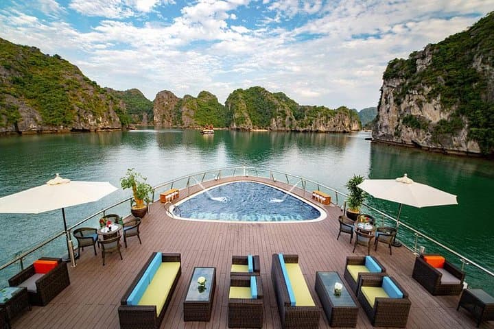Halong Bay Luxury 2-Day Cruise: Lan Ha Bay Kayaking, Dark & Bright Cave & Sundeck Pool