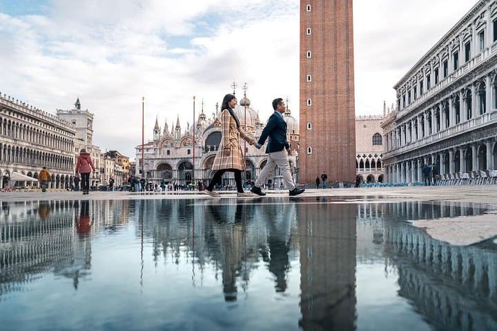 Venice Private Photo Shoot with Gondola Ride — 2‑Hour Photographer Tour photo 5