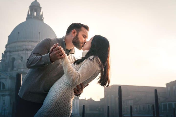 Venice Private Photo Shoot with Gondola Ride — 2‑Hour Photographer Tour photo 6