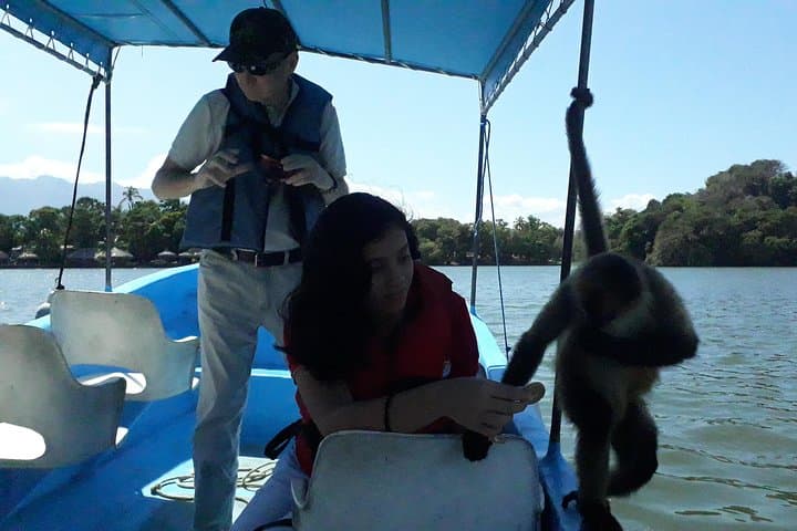 Granada and Lake Nicaragua Private Boat Tour: Monkey Island, Catarina Lookout & Masaya Volcano