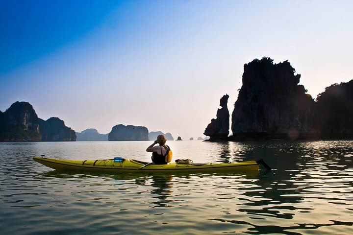 Halong Bay Full-Day Cruise: Kayak, Cave & Swim on a 5.5-Hour Boat Excursion photo 3