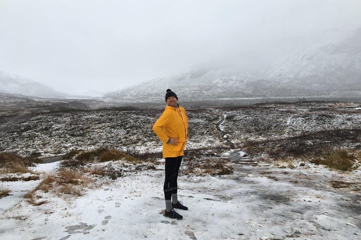 Geiranger to Briksdal: Private Day Tour of Fjords, Mountain Roads & Glaciers