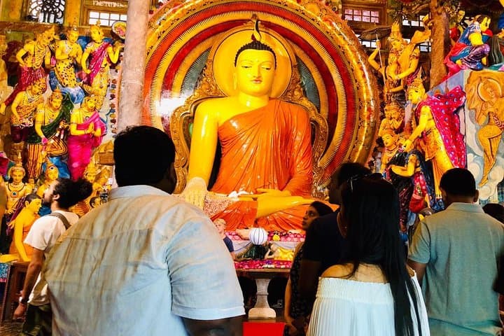 Private Half-Day Colombo City Tour — Temples, Colonial Sights & Beira Lake photo 3