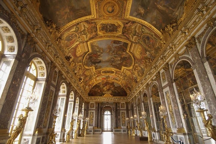Versailles Small-Group Guided Tour from Paris: Palace, Hall of Mirrors & Gardens photo 6