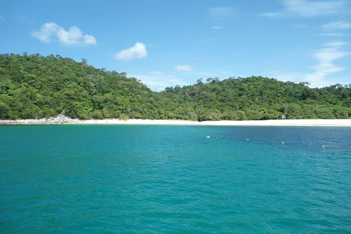 Private Seven Bays Boat Tour in Huatulco — Cacaluta, Snorkel Stops & Village Lunch