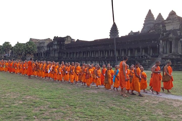 VIP Sunrise Full-Day Angkor Wat Tour: Sunrise, Bayon & Ta Prohm photo 4