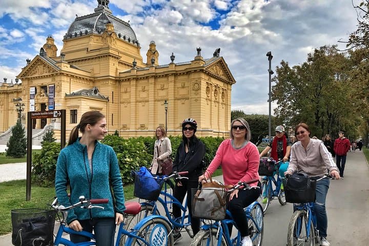 Zagreb Highlights Bike Tour: 3-Hour Upper & Lower Town Bicycle Experience