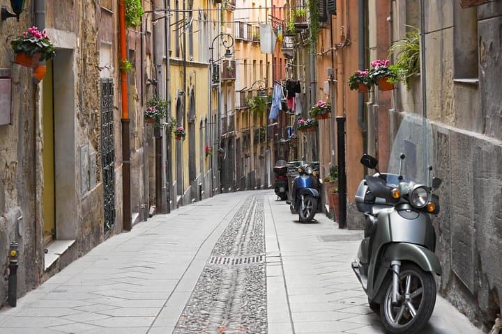 Castello to the Sea: Cagliari Old Town Walking Tour photo 2
