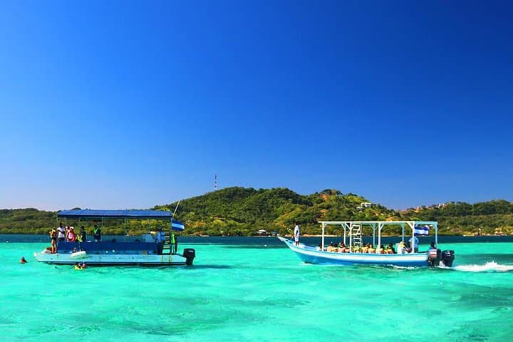 Roatán North Side Blue Channel & Starfish Snorkel with 20-Min JetSki and Transfer photo 2