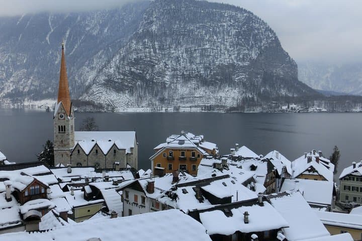 Hallstatt & Bad Ischl Private Full-Day Tour from Salzburg — Lakes, Salt History & Fuschl Castle photo 6