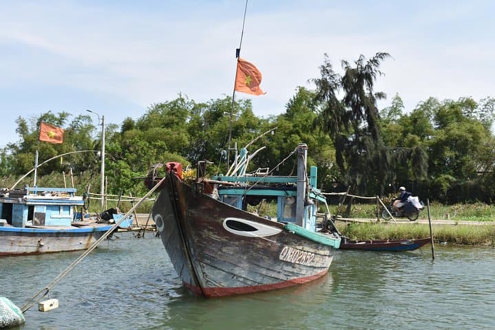 Hoi An Countryside Cycling: Ride Back in Time with Riverside Lunch & Boat Return photo 2