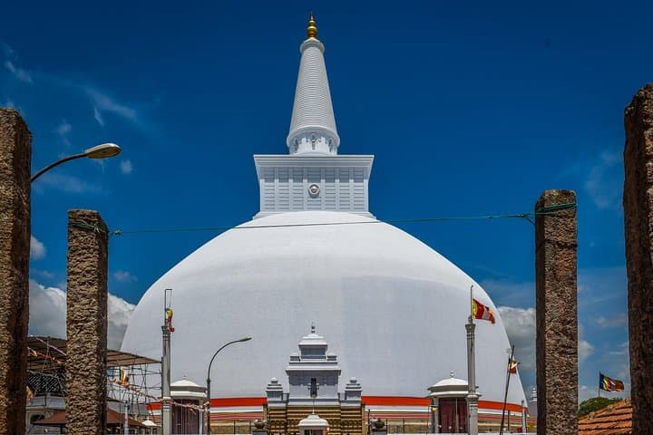 Half-Day Colombo Port Shore Excursion — Galle Face, Temples & Independence Hall photo 6