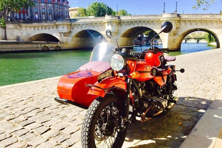 Ride a Vintage Sidecar Through Paris: Private 90-Minute Bespoke Tour photo 3