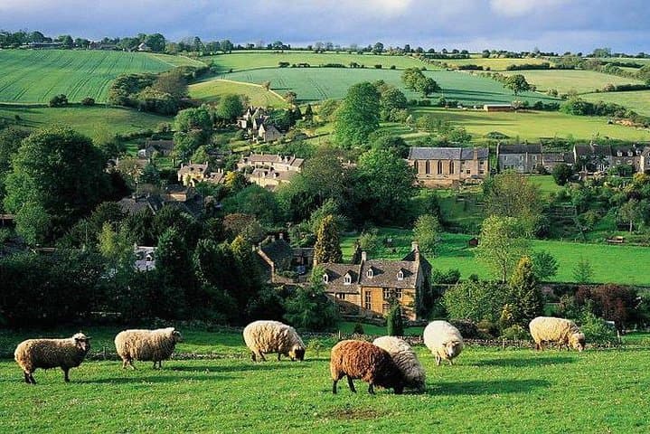 Private North Cotswold Tour — Off-the-Beaten-Track Villages in a Luxury Mercedes photo 3