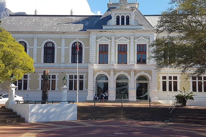 Half-Day City & Table Mountain Tour — Cable Car Views, Bo-Kaap & Company Gardens photo 4