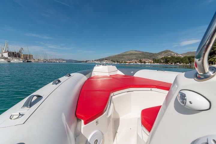 Private Blue Lagoon & Šolta Speedboat Tour from Split — Full Day photo 5