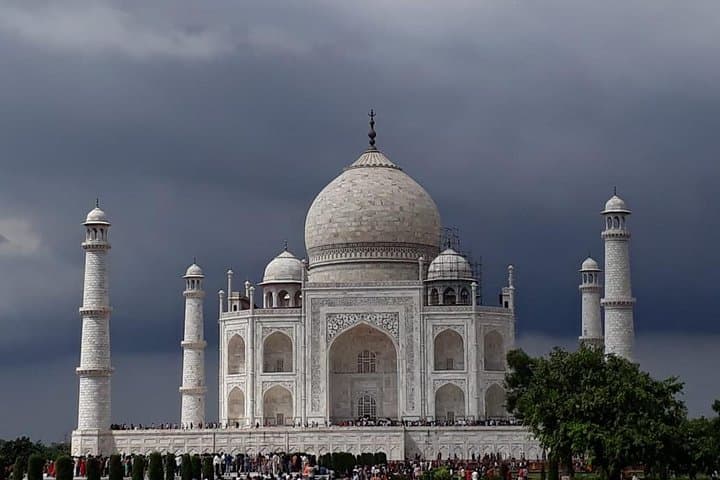 Sunrise at the Taj: Overnight Agra Trip with Cultural Show & Fatehpur Sikri