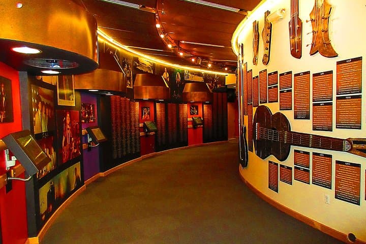 Private Denver and Foothills Mountain Tour — Red Rocks, Lookout Mountain & Golden Day Trip photo 4