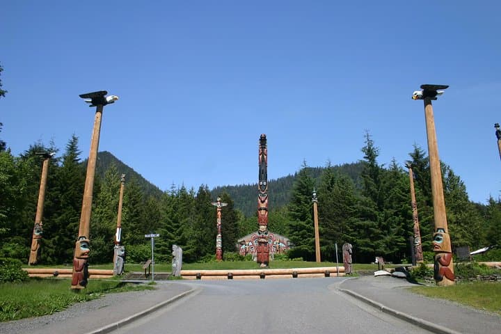 Ketchikan Totems & Wildlife Trolley: Saxman, Herring Cove & City Sights photo 2