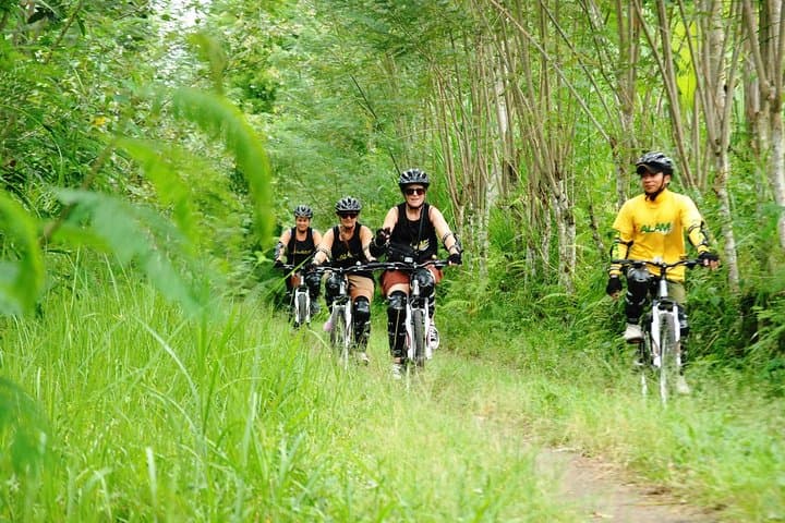 Bali Kintamani to Ubud: Morning Cycling Descent Through Volcano Views photo 2