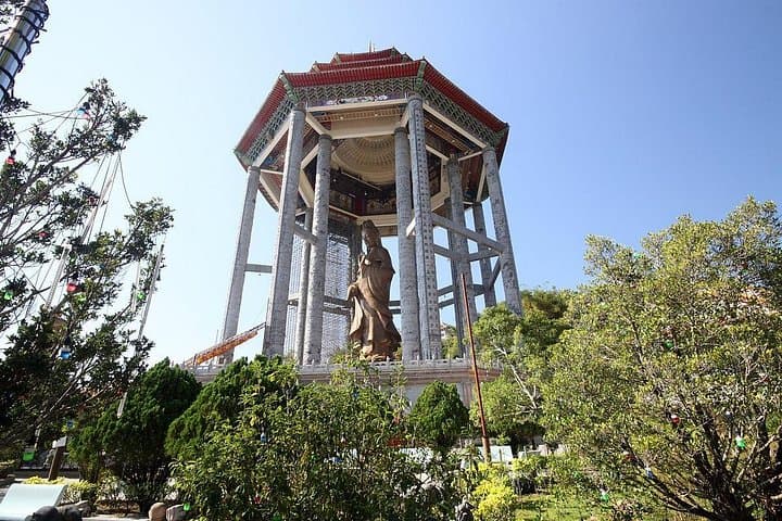 Penang Private Half-Day: Khoo Kongsi, Kek Lok Si & George Town Highlights photo 3