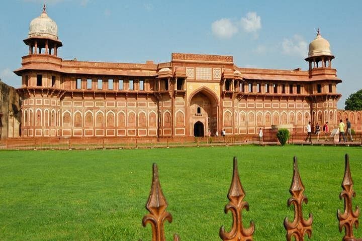 Private 5-Day Golden Triangle Tour: Sunrise at the Taj, Forts & Jaipur Highlights photo 4