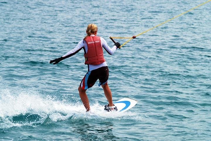 Aruba Water Skiing & Wakeboarding: 30-Minute High-Speed Ride from Oranjestad photo 2