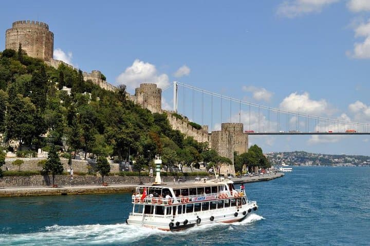 Two Continents in One Day: Full-Day Istanbul Bosphorus, Camlica Hill & Spice Bazaar Tour