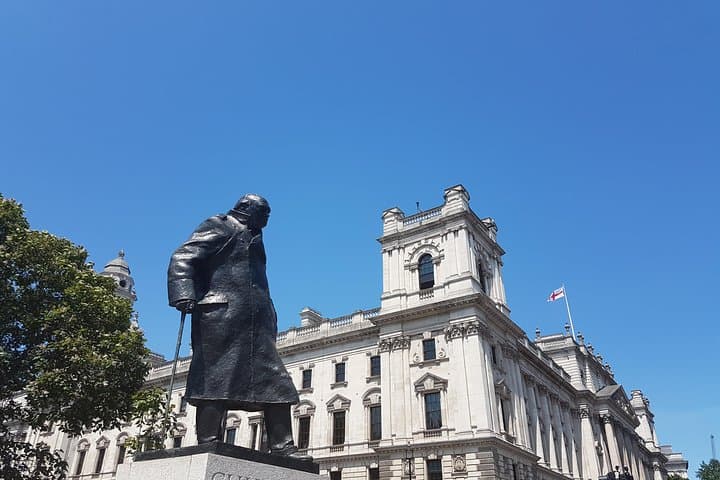 Westminster Walking Tour & London Dungeon Entry — Historic 3-Hour Walk and Interactive Dungeons photo 5