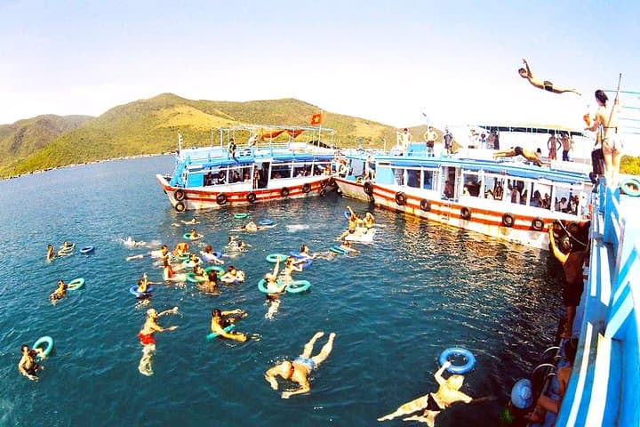 Explore Nha Trang's Pristine Seas: Snorkeling Adventure Awaits photo 4