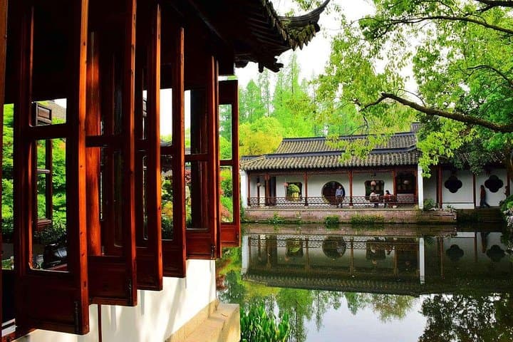 Fast Pass Hangzhou Essential Day Tour: West Lake, Tea Villages & Historic Qinghefang photo 3