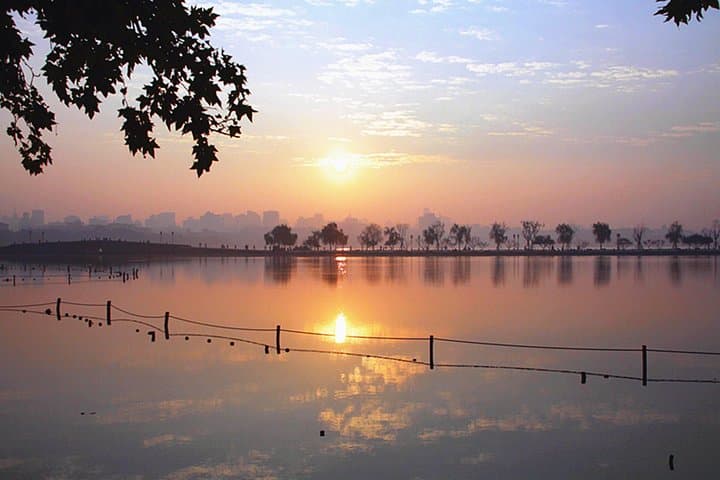 Half-Day Hangzhou Sightseeing: West Lake Boat, Meijiawu Tea & Song Dynasty Street photo 3