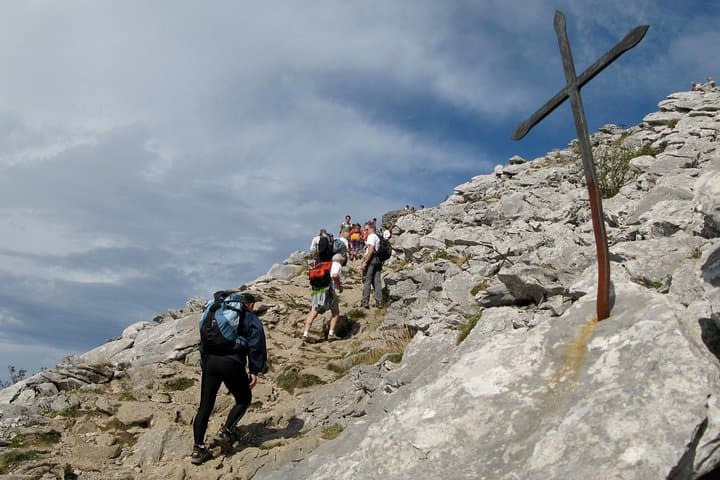 Hernio Mountain Hike: Summit Views, Basque Festivals & Easy Trails photo 5