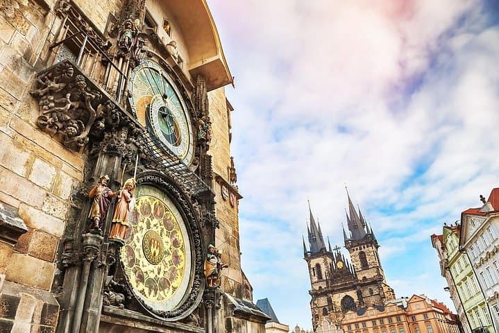 Prague Private Walking Tour: Prague Castle, Charles Bridge & Old Town in 4 Hours