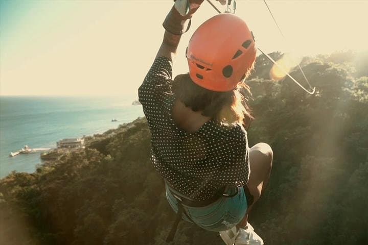 Soar Over Roatan: King Kong Extreme Zipline, West Side City Tour and Transfer photo 2
