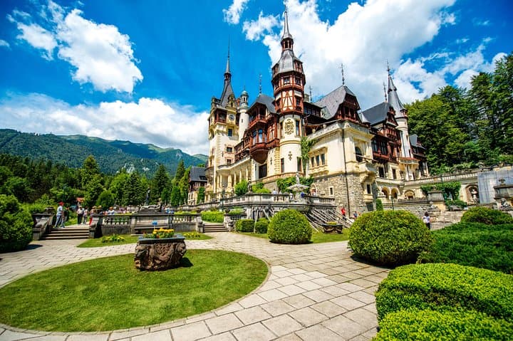 Inside Transylvania & Transfagarasan: 4-Day Medieval Castles and Mountain Road Tour from Bucharest