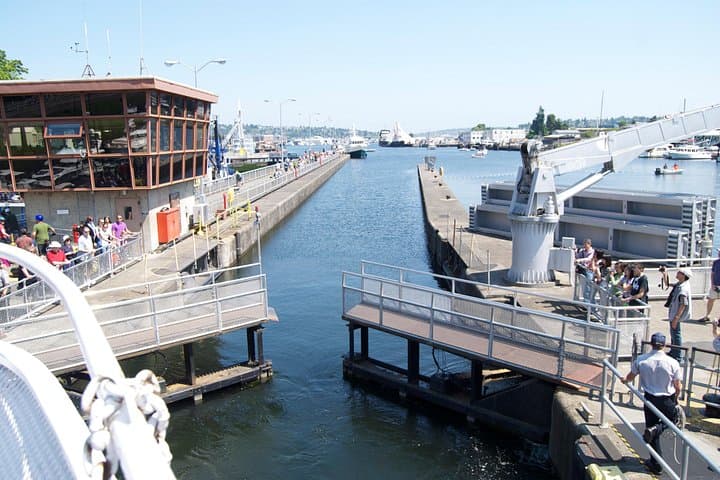 Seattle City Tour: 3-Hour Bus Highlights — Space Needle, Pike Place & Ballard Locks photo 3