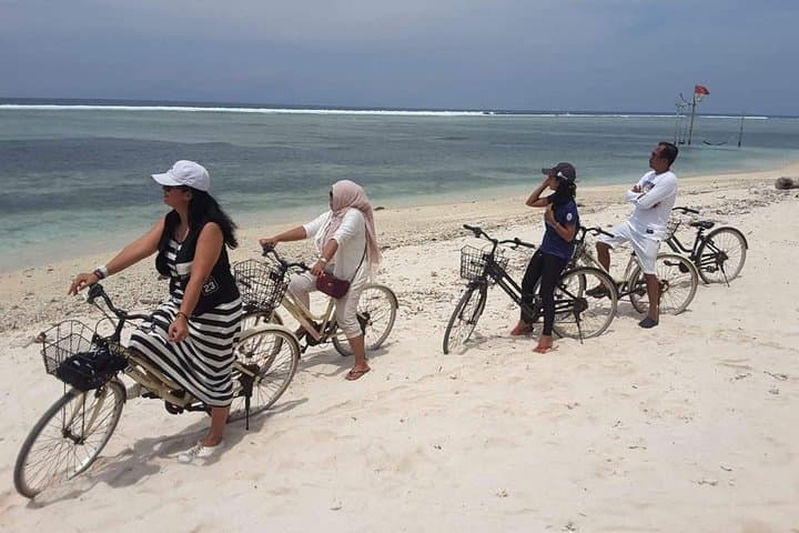 Overnight Gili Islands Snorkel Trip from Bali: Turtle Gardens & Sunrise on Gili Trawangan photo 5