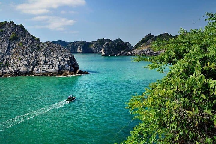 Overnight Lan Ha Bay Cruise: Kayaking, Caves & Cooking Class from Hanoi photo 3