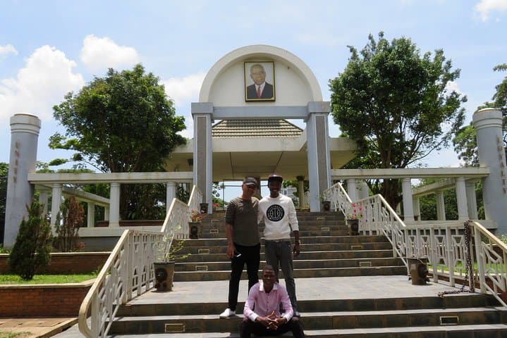 Full-Day Lilongwe City Tour: Markets, Memorials & Wildlife Centre photo 5