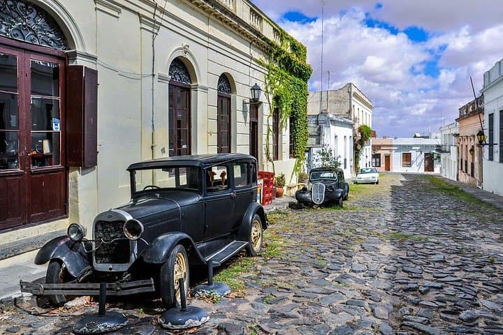 Colonia del Sacramento Day Trip: Historic Streets, Lighthouse Views & Riverfront Strolls