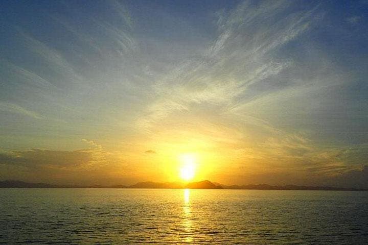Sunrise Phi Phi Island Speed Boat Private Tour: Maya Bay, Bamboo Island & Snorkel photo 5